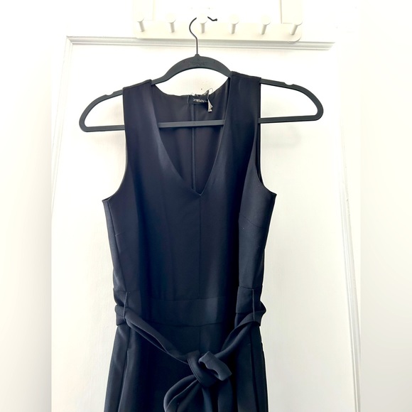 Banana Republic Crepe Vneck Full-Length Jumpsuit - Picture 2 of 6